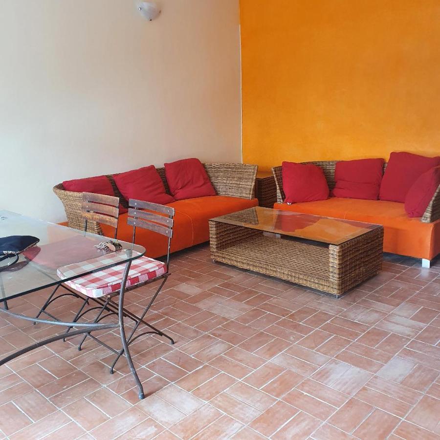 Saly Superbe Appartement Avec Piscine, Proche Centre Ville, Restaurant, Mer מראה חיצוני תמונה