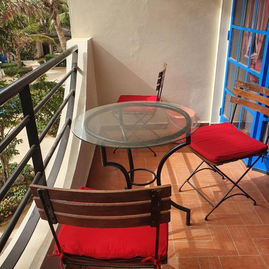 Saly Superbe Appartement Avec Piscine, Proche Centre Ville, Restaurant, Mer מראה חיצוני תמונה